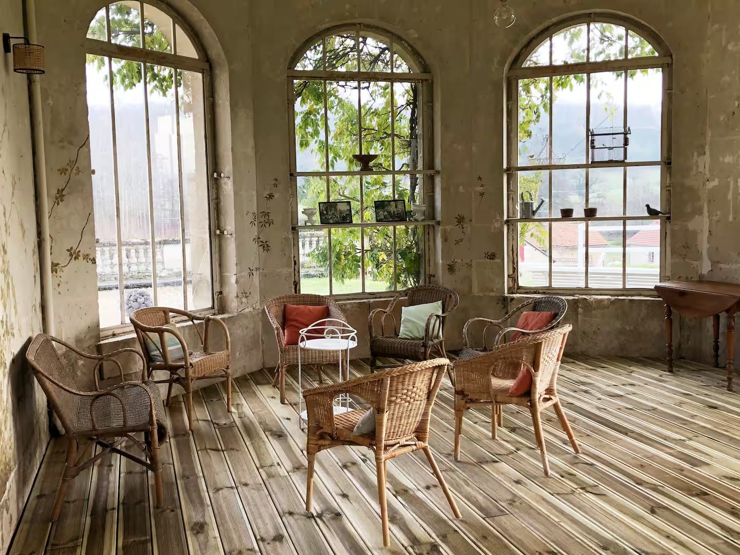 Bibliotheek / salon met piano